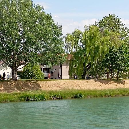 Vicino Al Prato Della Valle Intero Appartamento Parcheggio Facile Di Fronte Padova Luaran gambar