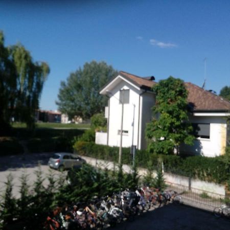 Vicino Al Prato Della Valle Intero Appartamento Parcheggio Facile Di Fronte Padova Luaran gambar